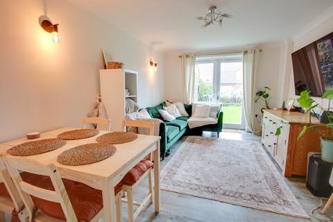 undefined, WEST END! NO FORWARD CHAIN! GROUND FLOOR WITH DIRECT ACCESS!