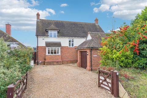 4 bedroom detached house for sale, High Street, Nash