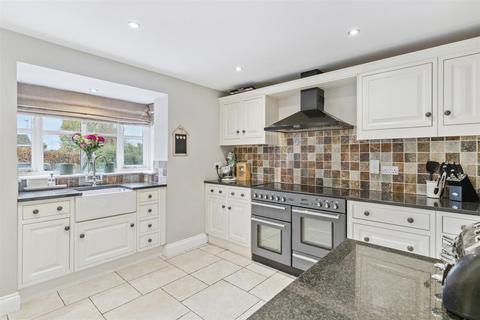 4 bedroom detached house for sale, High Street, Nash