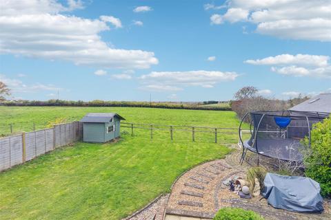 4 bedroom detached house for sale, High Street, Nash