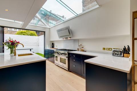 5 bedroom terraced house to rent, Anselm Road, London, SW6