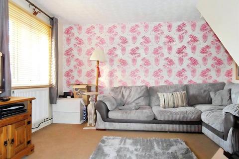3 bedroom house to rent, Prestwick Close, Bedfordshire LU2