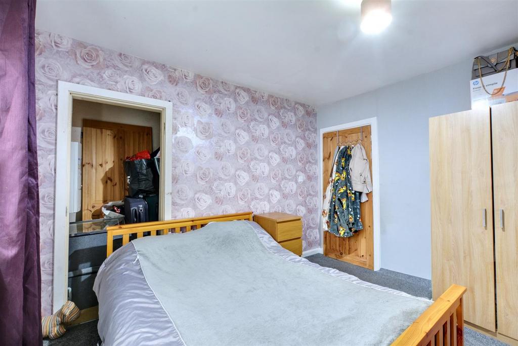 Bedroom 1 2.jpeg