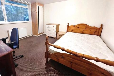 5 bedroom flat to rent, Rook, Hampshire SO17