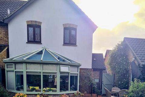 111 Pollards Green, Chelmsford, CM2 6UX