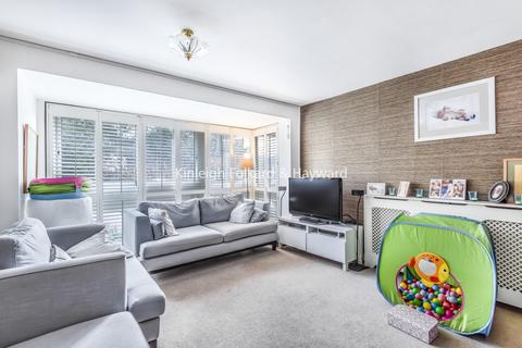 undefined, Oakleigh Road North, London, N20