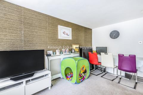 undefined, Oakleigh Road North, London, N20