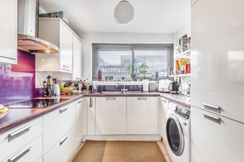 undefined, Oakleigh Road North, London, N20