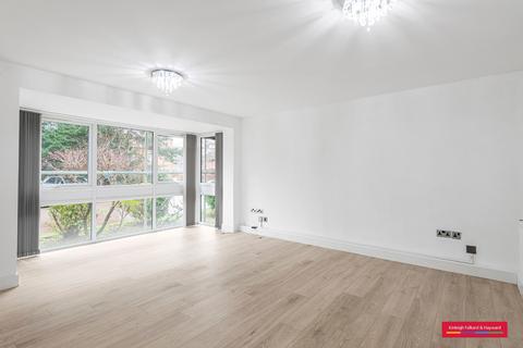 Oakleigh Road North, London, N20