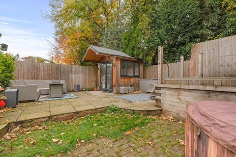 4 bedroom semi-detached house for sale, Brookfield Road, Wooburn Green, HP10