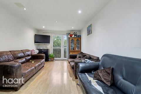 2 bedroom flat for sale, Brighton Road, Purley