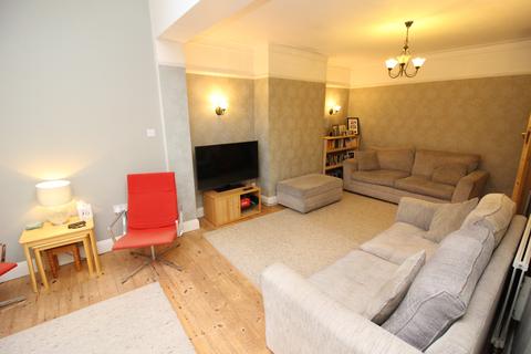 3 bedroom semi-detached house for sale, Lynwood Drive, Worcester Park KT4