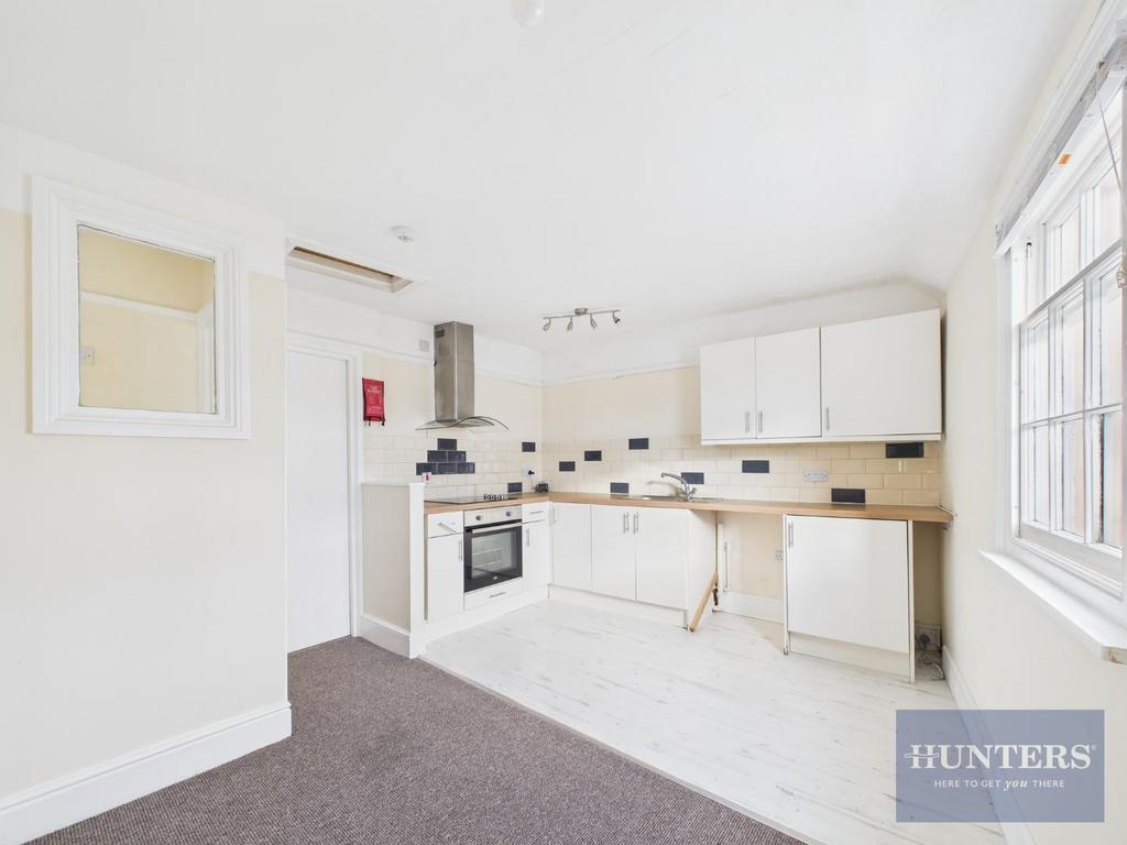 Kitchen / Dining Area