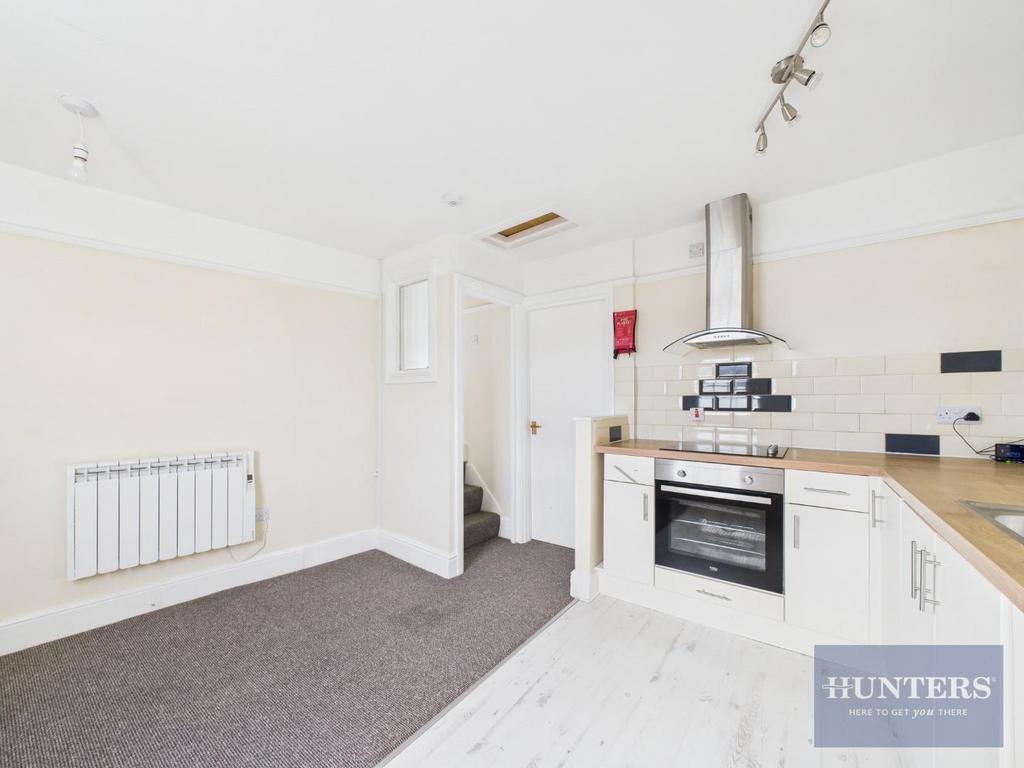 Kitchen / Dining Area