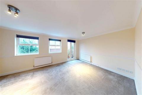 2 bedroom apartment to rent, Oakleighs, High Road, Woodford Green, IG8