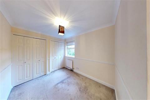 2 bedroom apartment to rent, Oakleighs, High Road, Woodford Green, IG8