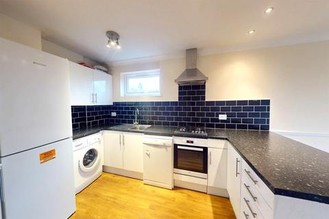 2 bedroom apartment to rent, Oakleighs, High Road, Woodford Green, IG8