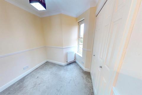 2 bedroom apartment to rent, Oakleighs, High Road, Woodford Green, IG8