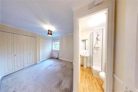 undefined, Oakleighs, High Road, Woodford Green, IG8