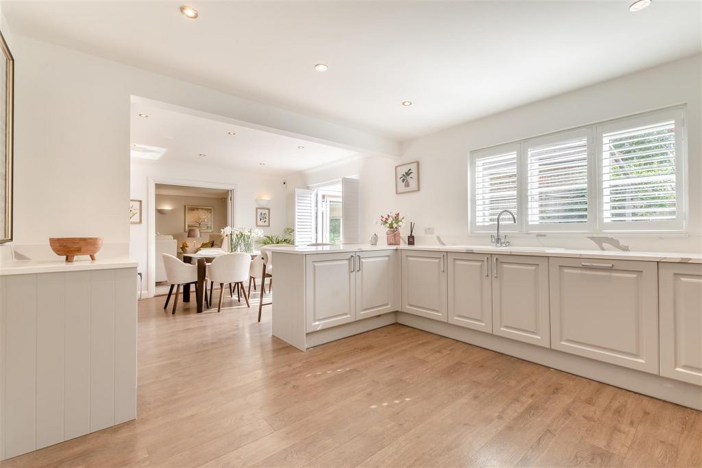 8659699-interior11.jpg