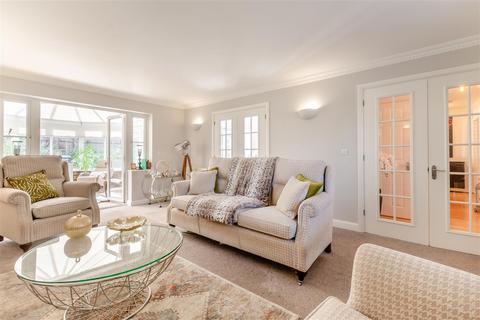 5 bedroom detached house for sale, St. Francis Close, Penenden Heath, Maidstone