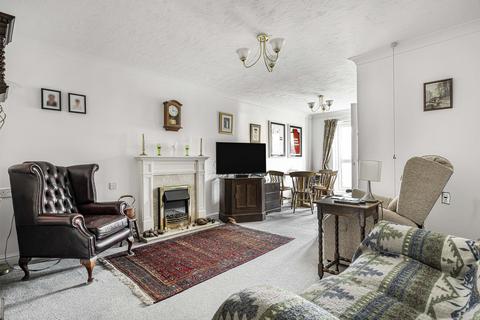 2 bedroom apartment for sale, Saxon Court, Bicester, OX26