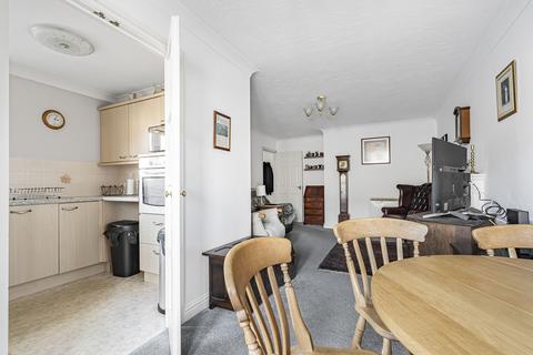 2 bedroom apartment for sale, Saxon Court, Bicester, OX26