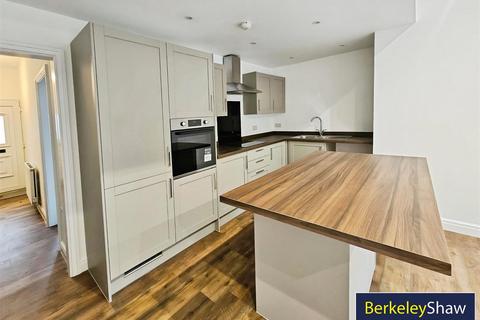 3 bedroom house to rent, Vale Road, Woolton, Liverpool
