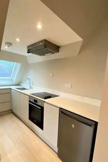 3 bedroom flat to rent, Torcroft, Holders Hill Road, Hendon, NW4