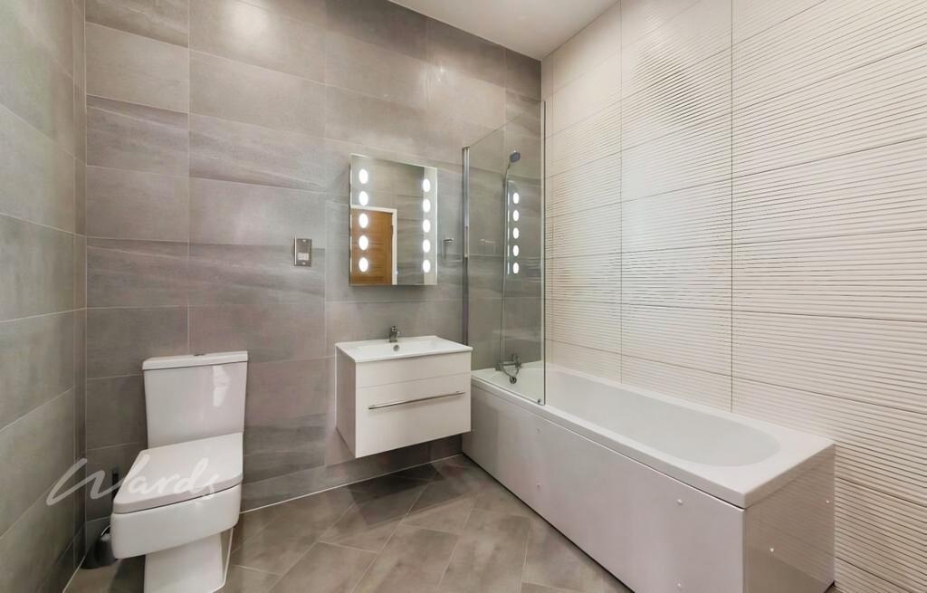 2 The knot bathro...