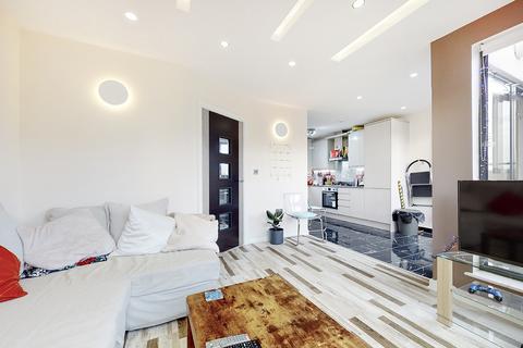 undefined, Turner Street, London E1