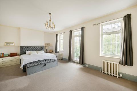 3 bedroom flat for sale, Cholmley Gardens, London, NW6