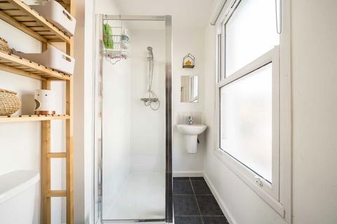1 bedroom flat to rent, Ferndale Road, London SW4