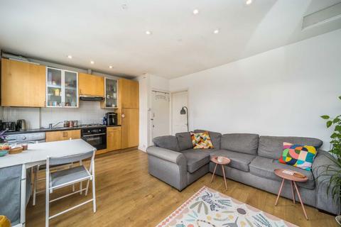1 bedroom flat to rent, Ferndale Road, London SW4