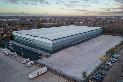 Distribution warehouse to rent, 44 Hellier Av Tipton DY4 7RN