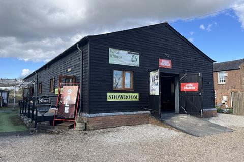 Warehouse to rent - Aylesbury Road, Leighton Buzzard LU7