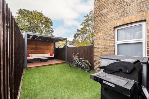 3 bedroom flat for sale, Darwin Road, London W5
