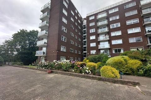 3 bedroom flat to rent, Flat , Minster Court,  Hillcrest Road, London