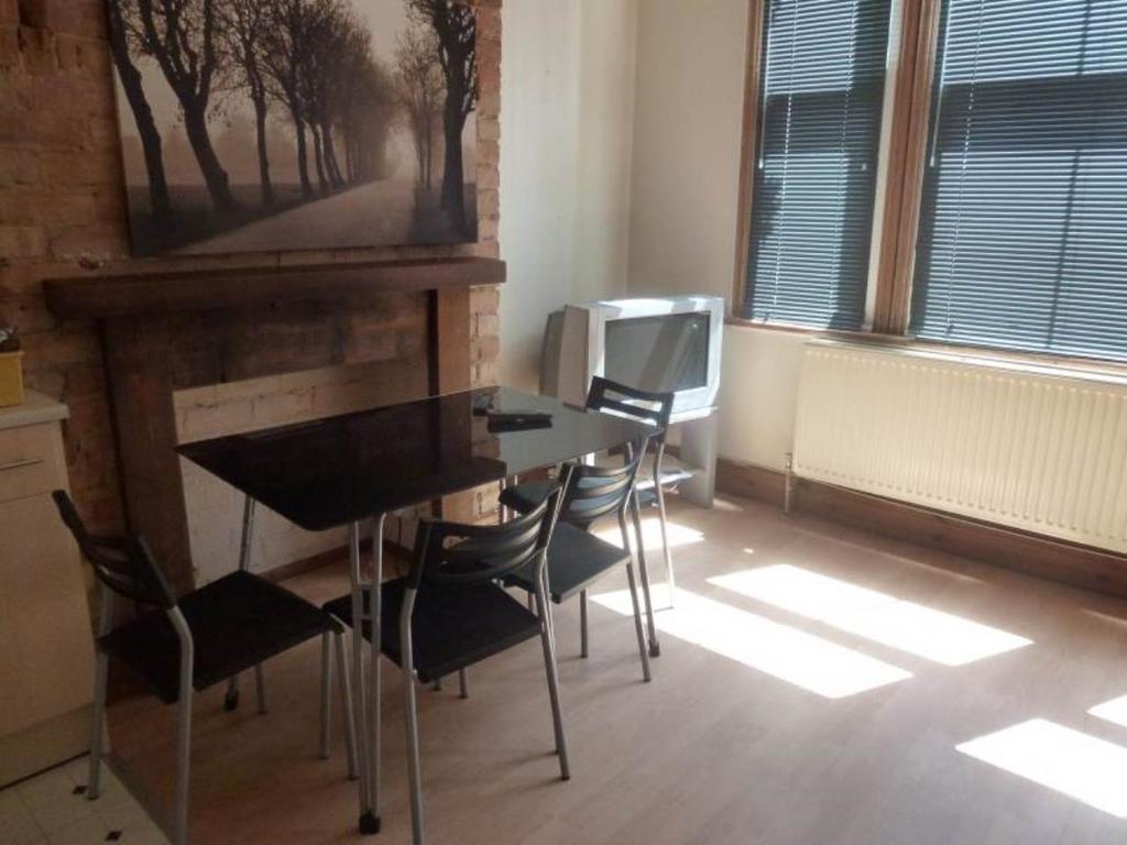 Dining/Lounge area