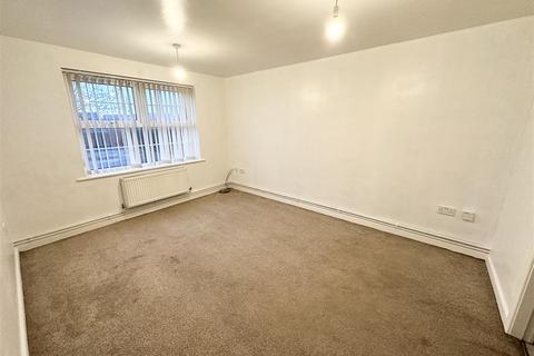 2 bedroom apartment to rent, Francine Close, Liverpool