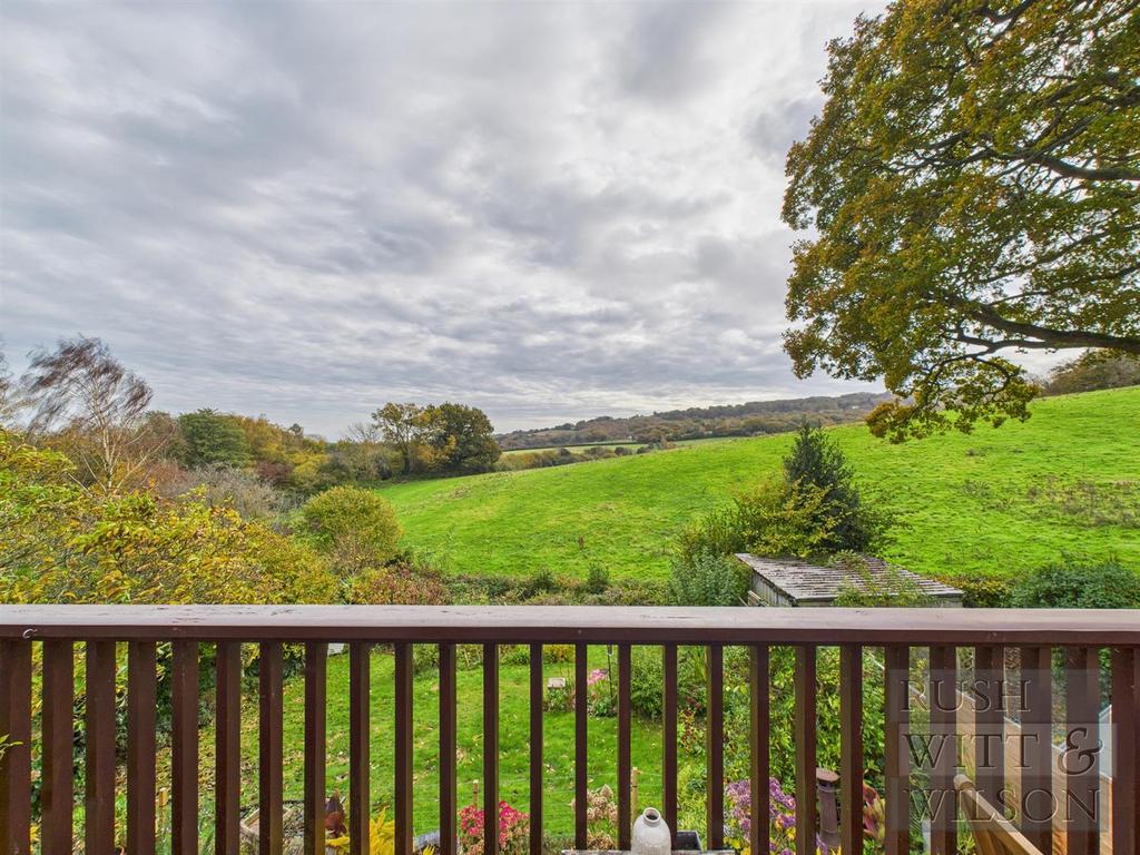 CAM03417 G0-PR0905-STILL034.jpg