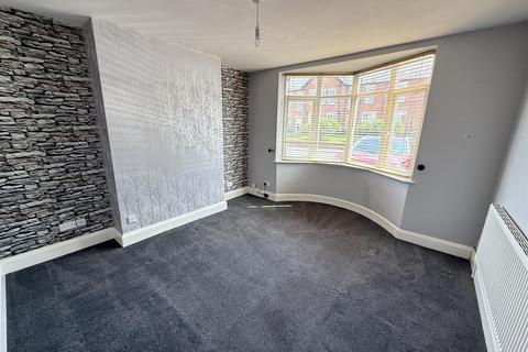 3 bedroom semi-detached house to rent, Belvedere Road, Burton upon Trent DE13