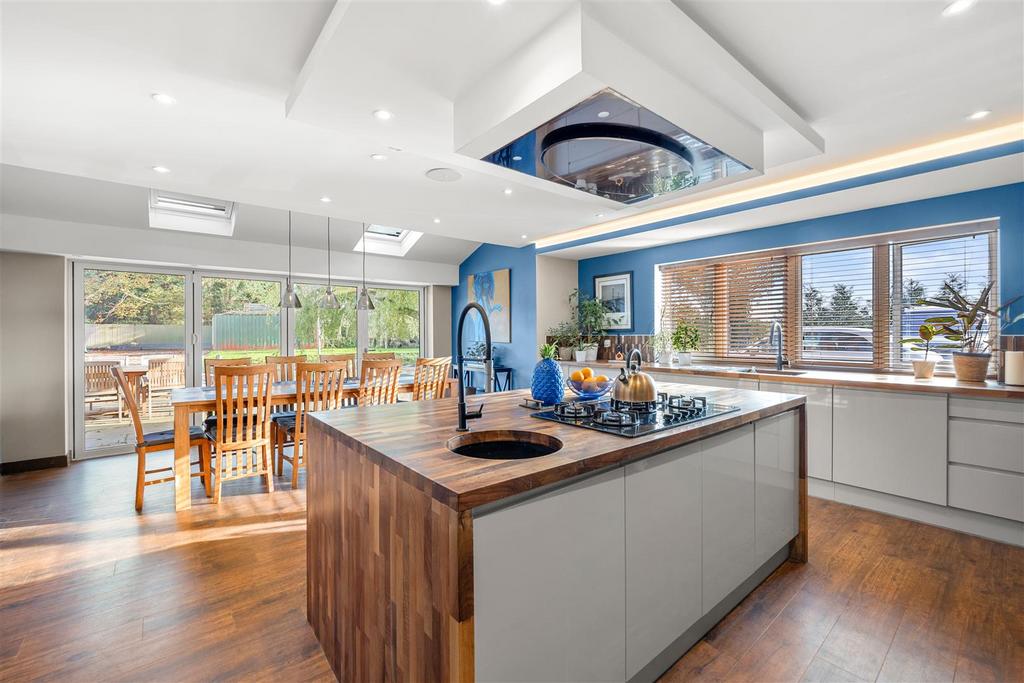 Dining / Kitchen 2