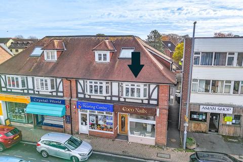 2 bedroom apartment for sale, Lymington Road, Highcliffe, Christchurch, BH23