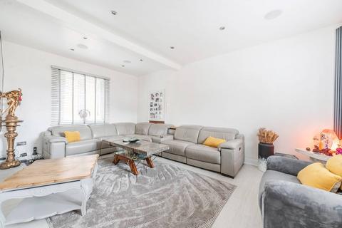 undefined, Kingsbury Road, Kingsbury, London, NW9