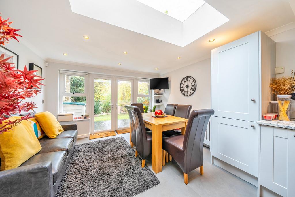 Dining/Kitchen