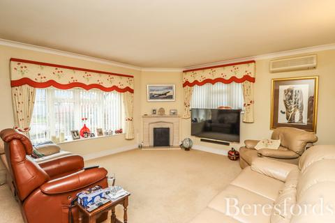5 bedroom detached house for sale, Robjohns Road, Chelmsford, CM1