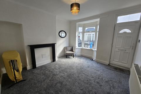 2 bedroom terraced house to rent, Croyland Avenue, Hull, North Humberside, HU9