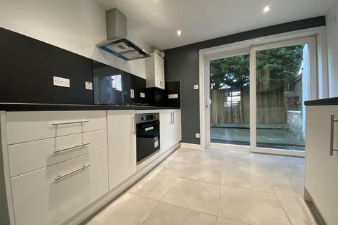 undefined, Perth Road, Scone