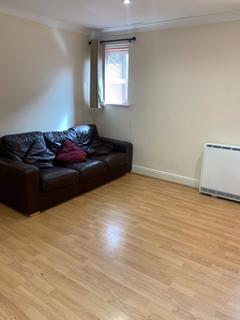 3 bedroom flat to rent, Howard Road, Hampshire SO15